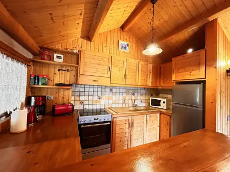 Appartement 4 pièces skis aux pieds avec cheminée à Méribel : photo 2