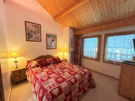 Appartement 4 pièces skis aux pieds avec cheminée à Méribel : photo 3