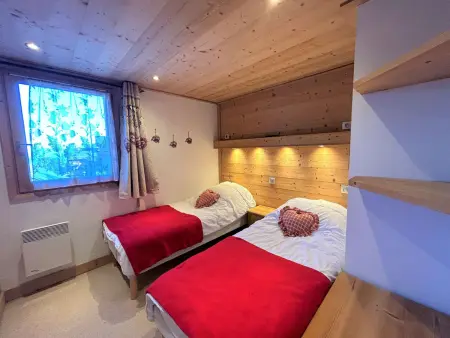 Appartement 4 pièces skis aux pieds avec cheminée à Méribel : photo 4