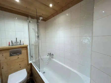 Appartement 4 pièces skis aux pieds avec cheminée à Méribel : photo 6