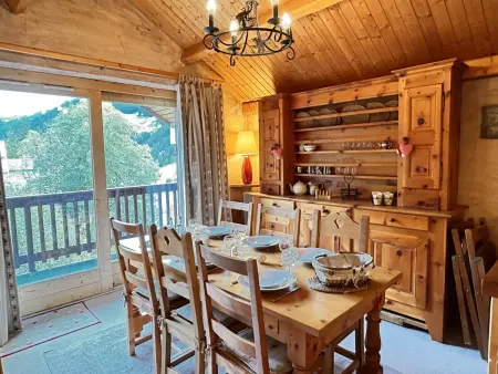 Appartement 4 pièces skis aux pieds avec cheminée à Méribel : photo 12