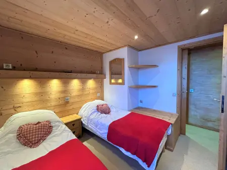 Appartement 4 pièces skis aux pieds avec cheminée à Méribel : photo 16