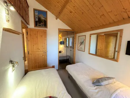 Appartement 4 pièces skis aux pieds avec cheminée à Méribel : photo 18