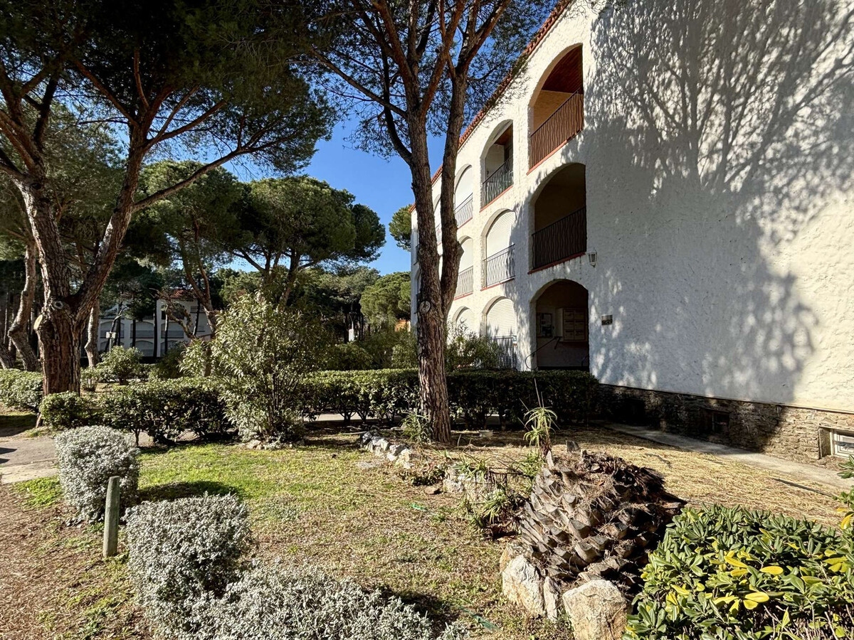 Studio cabine 4 couchages, loggia, à 200m de la plage - Photo 15
