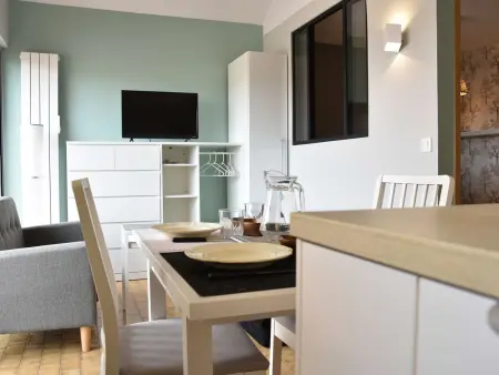 Location appartement à Gruissan, Appartement 2 pièces rénové, climatisé, avec balcon et parking privé - 4 couchages, Gruissan