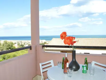 Location appartement à Fleury Saint Pierre la Mer, Studio Cabine avec Piscine, 4 couchages, proche plage et commerces