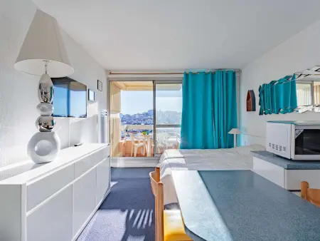 Studio vue toits 10e étage, piscine et Grande Plage : photo 4