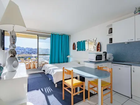 Studio vue toits 10e étage, piscine et Grande Plage : photo 5