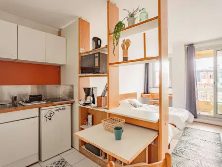 Studio front de mer avec balcon et piscine à Biarritz : photo 2