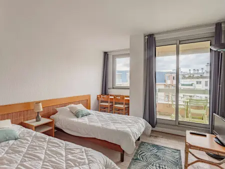 Studio front de mer avec balcon et piscine à Biarritz : photo 3