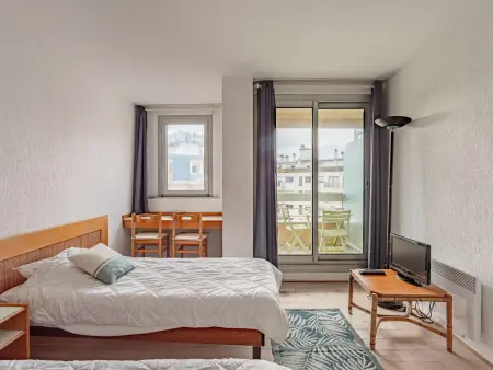 Studio front de mer avec balcon et piscine à Biarritz : photo 7