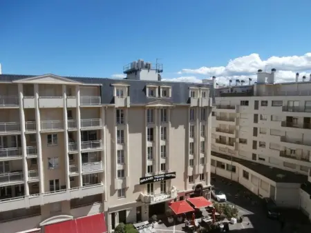 Studio front de mer avec balcon et piscine à Biarritz : photo 12