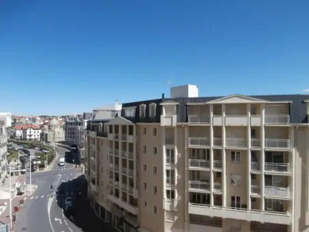 Studio front de mer avec balcon et piscine à Biarritz : photo 13