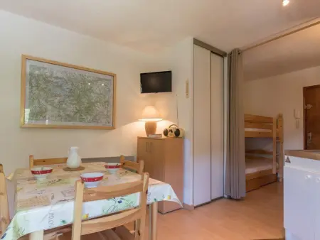 Location appartement à Saint Chaffrey , Studio cosy 4 pers. à Serre-Chevalier, proche commerces et remontées mécaniques, casier à ski inclus