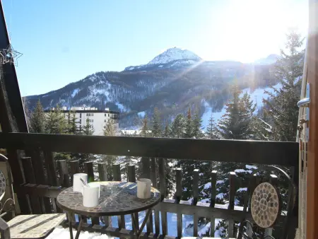 Studio 4 pers à Serre-Chevalier, balcon et casier à ski : photo 2