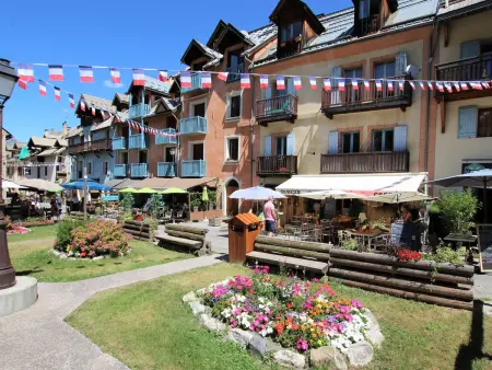 Studio fonctionnel 4 pers, à 50m des pistes, proche commodités, piscine extérieure en été. - Photo 17