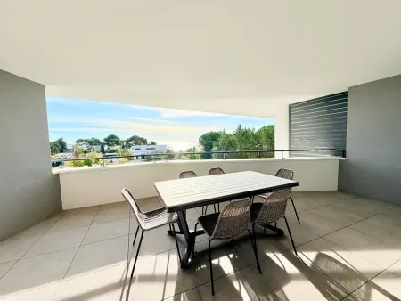 Location appartement à Mèze, Appartement 2 chambres à Mèze, vue imprenable, parking gratuit