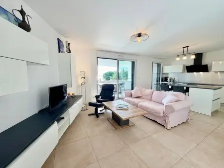 Appartement 2 chambres Mèze, terrasse 21 m², vue étang : photo 8