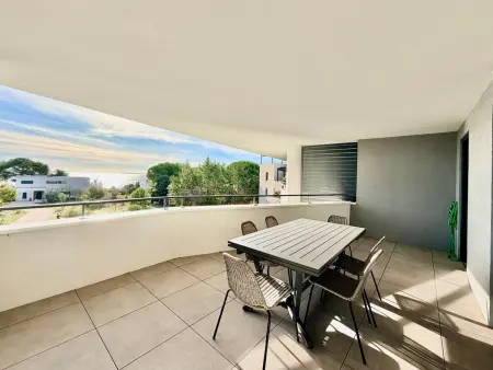 Appartement 2 chambres Mèze, terrasse 21 m², vue étang : photo 12