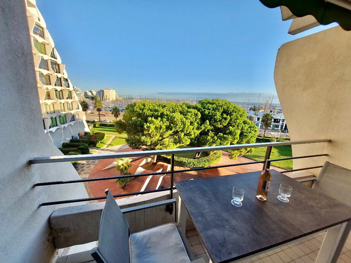 Appart 2 pièces balcon, parking privé, port de La Grande-Motte - Photo 2