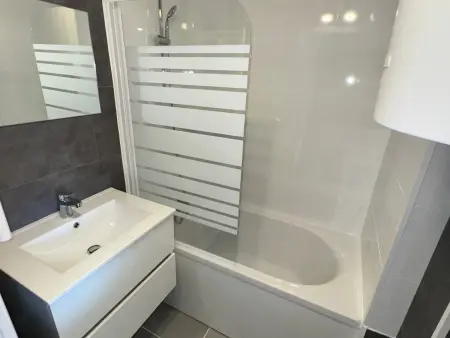 Appartement 4 pers. vue mer, loggia vitrée, 3e étage : photo 11