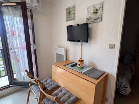 Appartement 2 pièces balcon sud à 50 m de la plage : photo 6