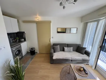 Appartement 2 pièces rénové 2025, loggia vue mer à Villers-sur-Mer : photo 2