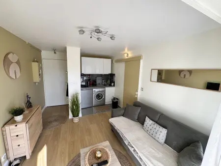 Appartement 2 pièces rénové 2025, loggia vue mer à Villers-sur-Mer : photo 3