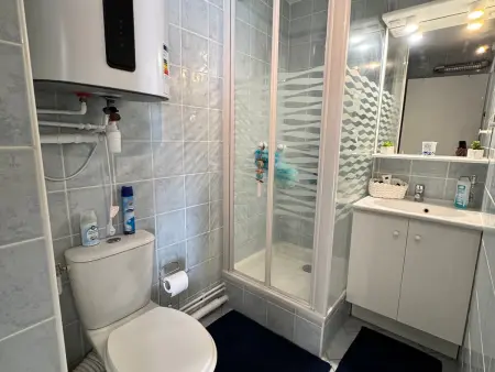 Appartement 2 pièces rénové 2025, loggia vue mer à Villers-sur-Mer : photo 8