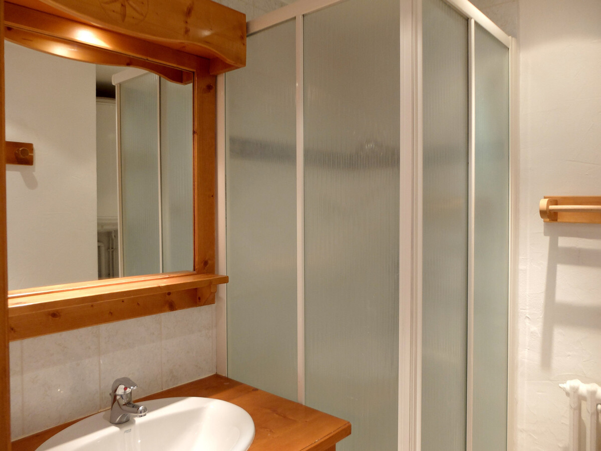Studio cabine 31m² face au front de neige, balcon sud - Photo 8