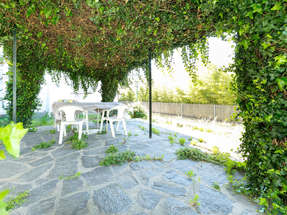 Appartement 4 chambres à Roses, jardin et barbecue - Photo 24