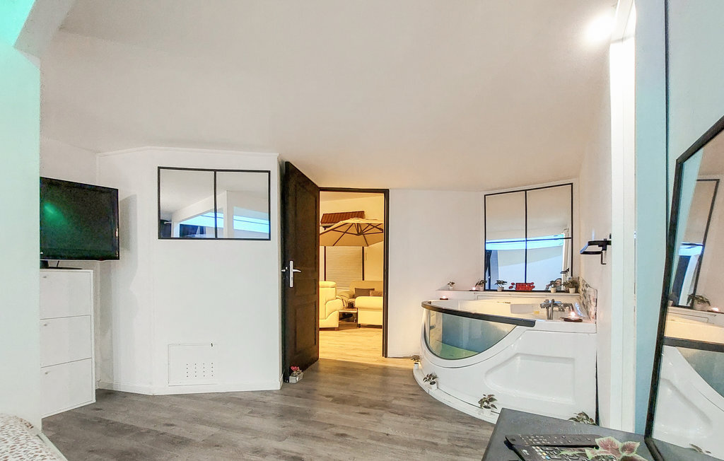 Appartement 8 pers. avec piscine intérieure à Saint-Bonnet-le-Château - Photo 18