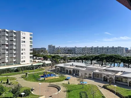 Location appartement à Mauguio, F2 Cabine avec Parking, Lave-linge, Lave-vaisselle, TV
