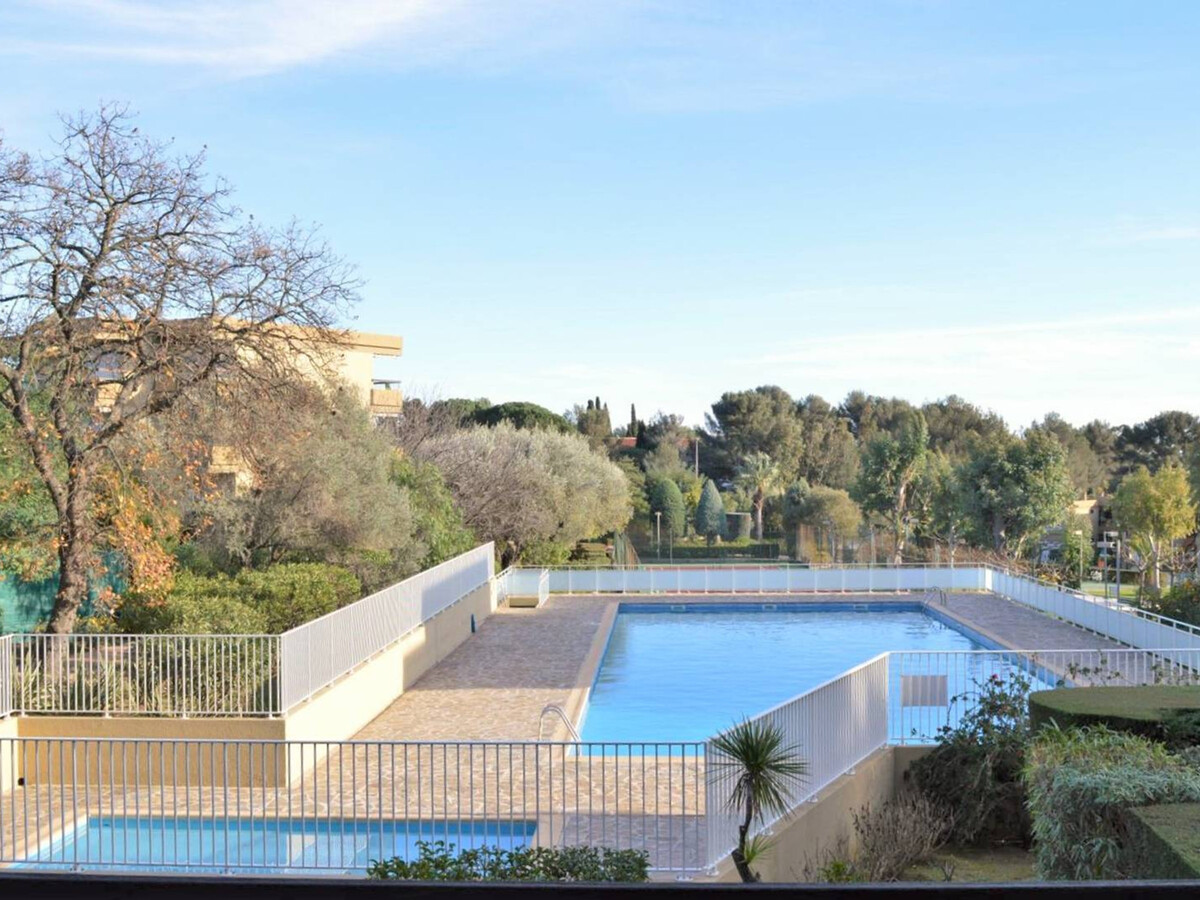 Studio Bormes-les-Mimosas, terrasse sud-est et piscine - Photo 11