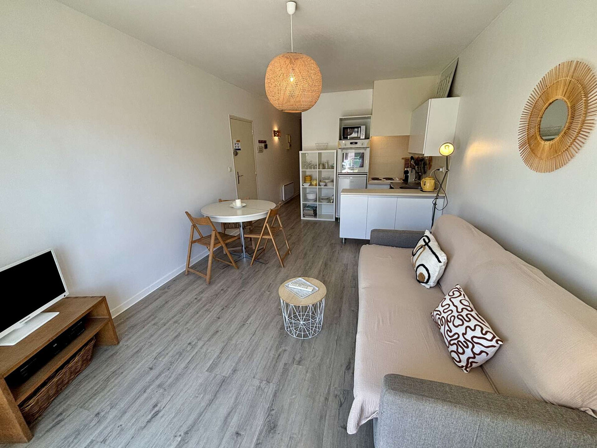 Appartement T2 terrasse et parking à 250m de la plage - Photo 2