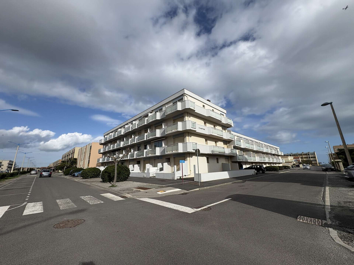 Appartement T2 terrasse et parking à 250m de la plage - Photo 15