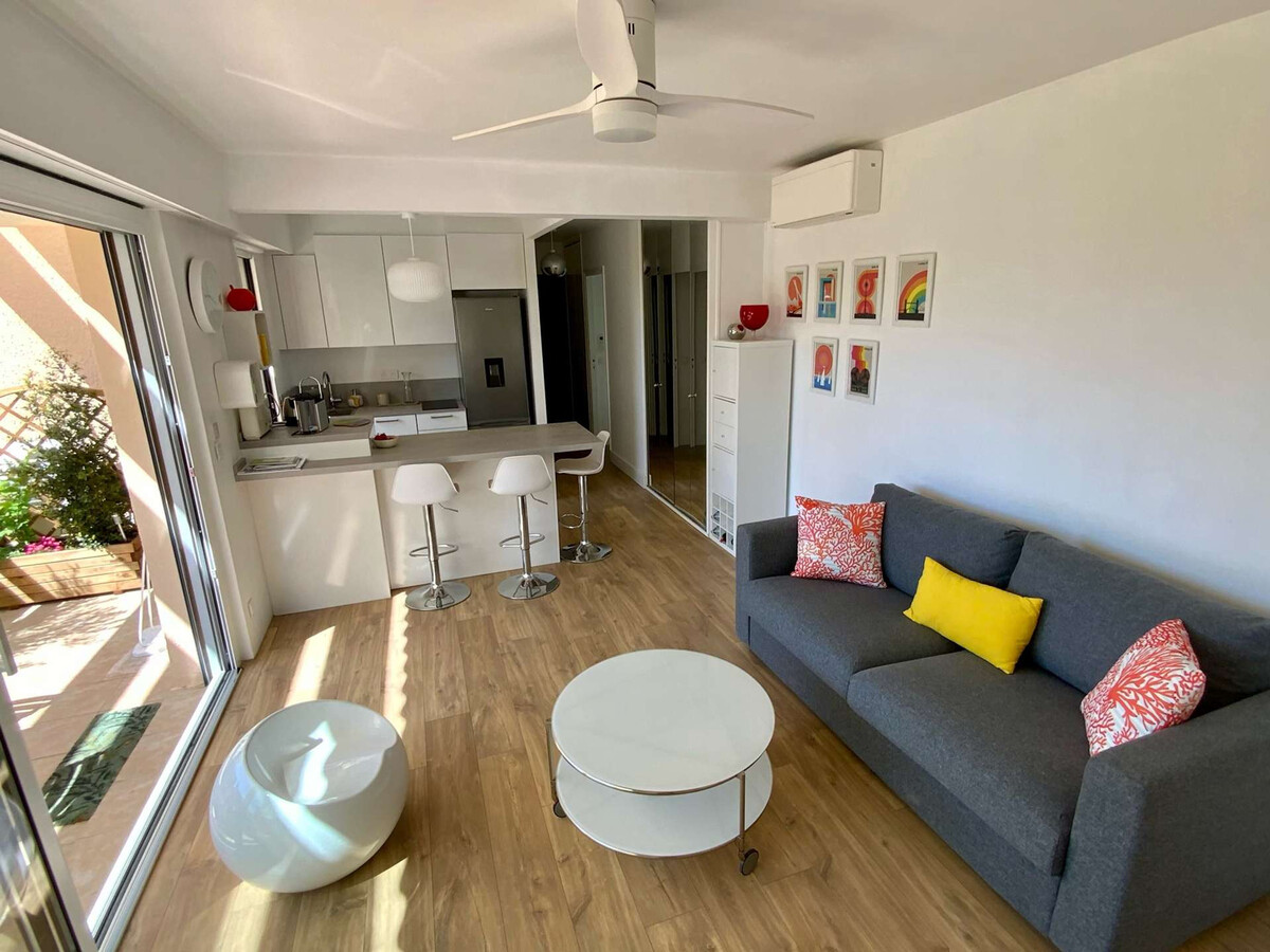 Appartement 2 pièces climatisé, accès direct plage au Lavandou - Photo 1