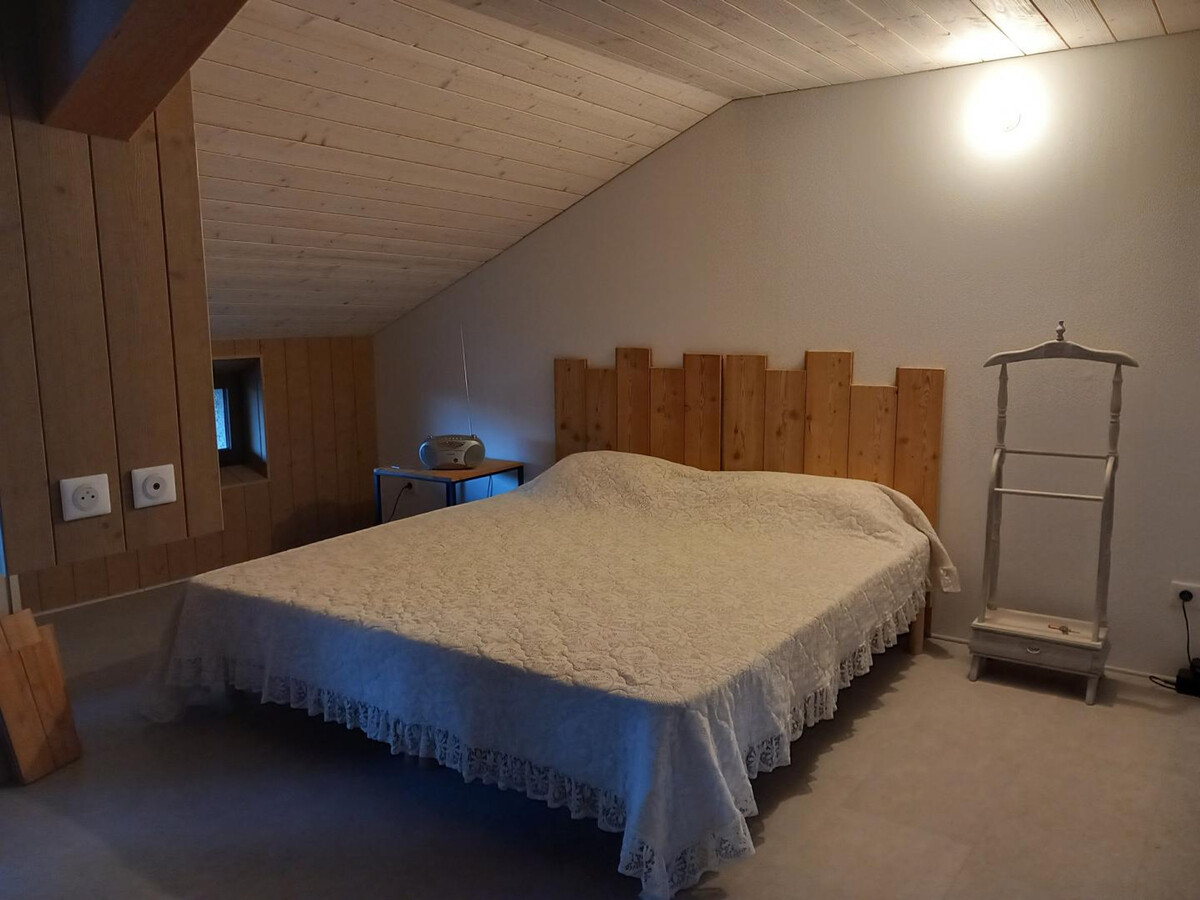 Gîte Chorand en forêt du Pilat : 6 pers., cheminée, terrasse - Photo 12