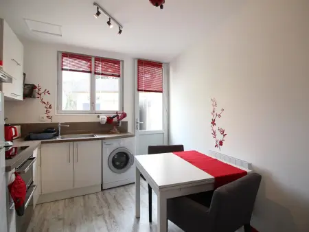Location appartement à La Bourboule, La Bourboule : Agréable T2 avec Terrasse, Balcon et Wifi - Proche Centre et Thermes