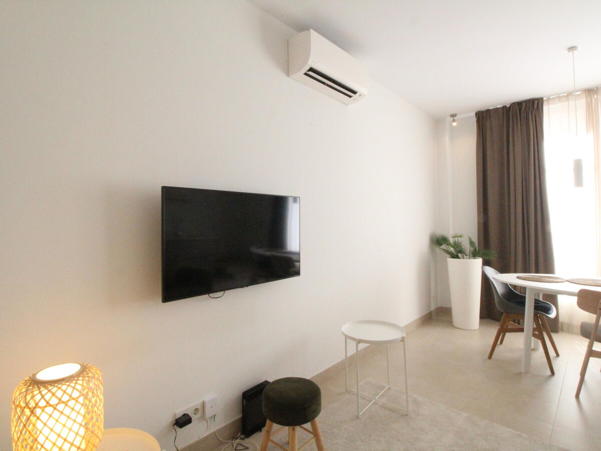 Duplex moderne 1 chambre, plage Huelin à 5 min - Photo 8