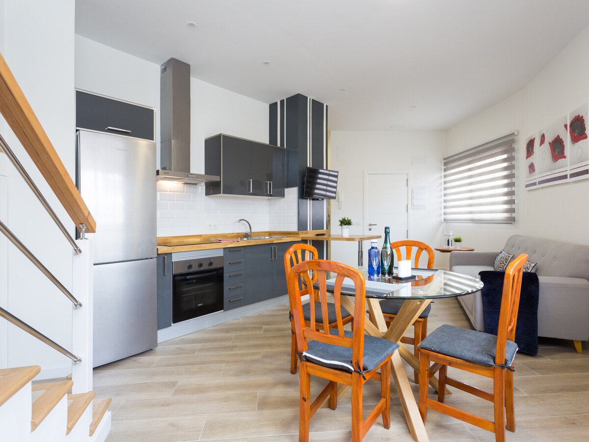 Appartement minimaliste avec terrasse, vue falaise à La Caleta - Photo 1