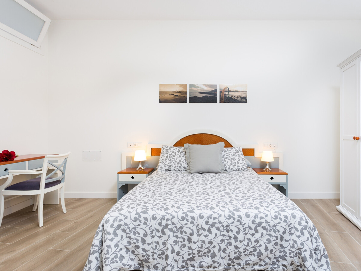 Appartement minimaliste avec terrasse, vue falaise à La Caleta - Photo 8