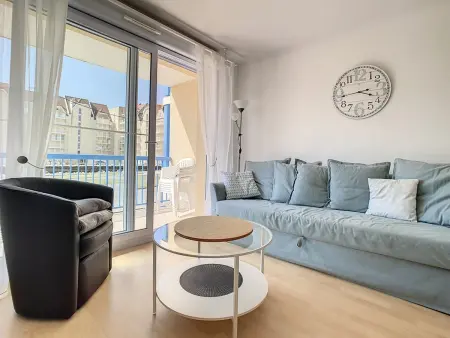 Location appartement à Cucq Stella Plage, Appartement lumineux à 100m de la plage avec balcon, parking, idéal pour séjours courts et longs