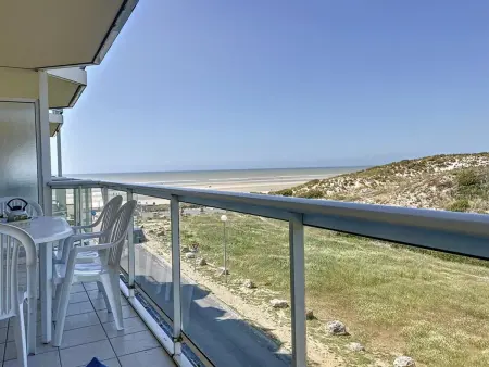 Location appartement à Cucq Stella Plage, Appartement 1 Chambre + Cabine avec Vue sur Mer & Dunes, 3ème Étage avec Ascenseur