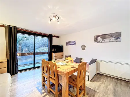 Studio 31m² rénové au 9e étage, balcon sud, accès piscine : photo 3