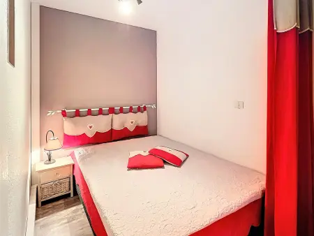 Studio 31m² rénové au 9e étage, balcon sud, accès piscine : photo 9