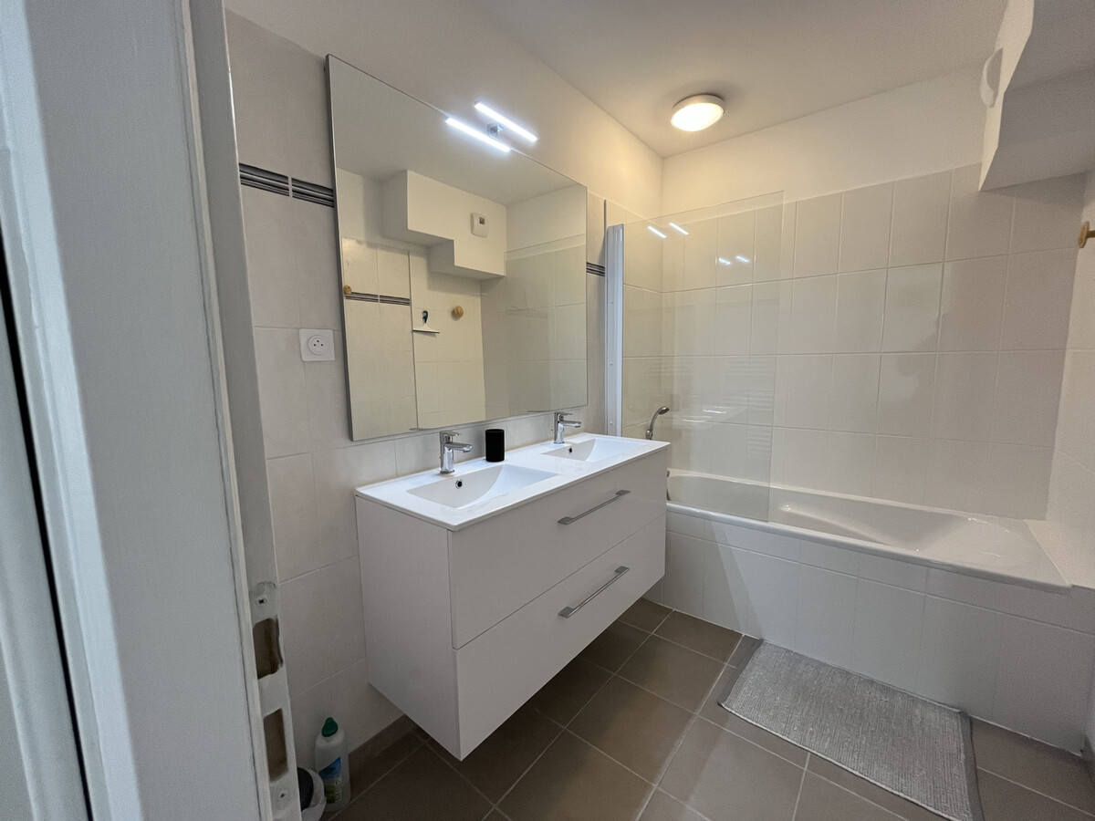 T3 72m² centre-ville Arcachon, terrasse et parking - Photo 14