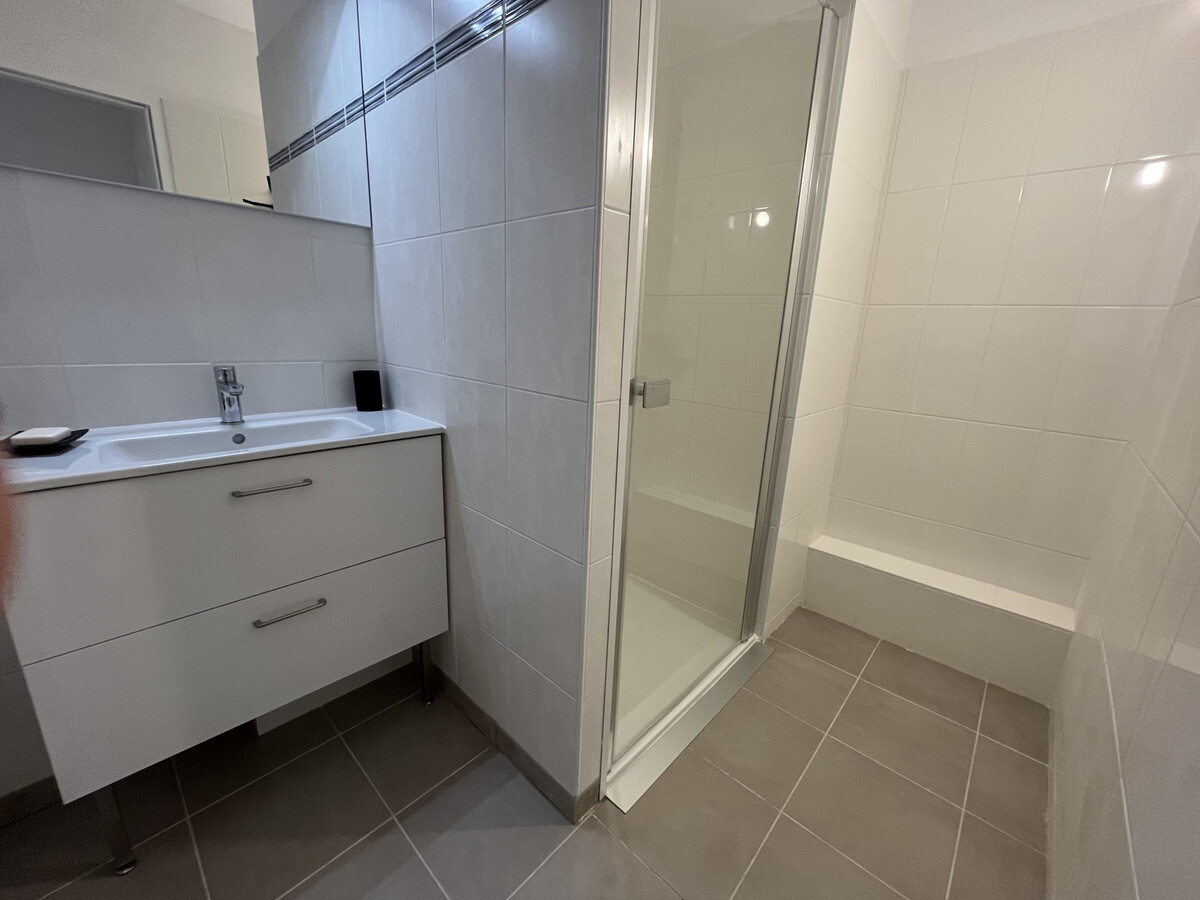 T3 72m² centre-ville Arcachon, terrasse et parking - Photo 17