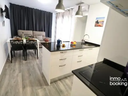 Location appartement à Cambrils, Appartement Design à 120m de la Plage avec Climatisation et Terrasse - Idéal Familles