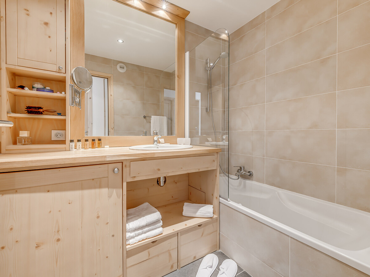 Apt 8 pers. Ducs de Savoie, balcon sud, vue lac - Photo 10